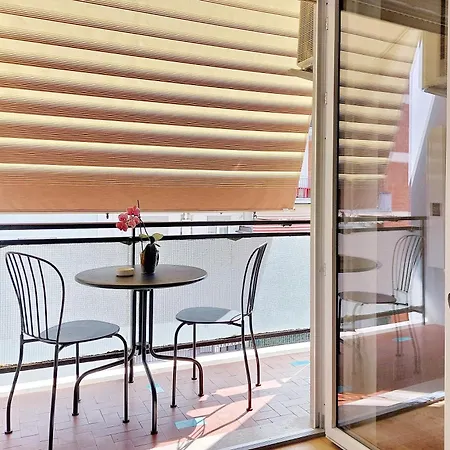Clarino - Modern & Bright With Balcony *