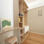 Clarino - Modern & Bright With Balcony Apartment Rome