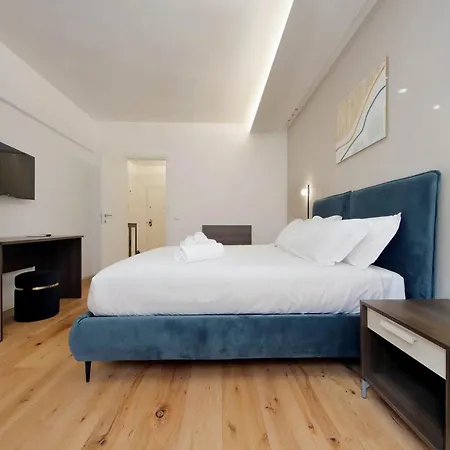 Clarino - Modern & Bright With Balcony 아파트