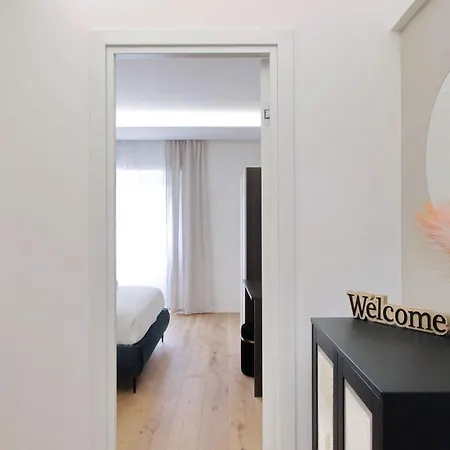 Clarino - Modern & Bright With Balcony 아파트 로마