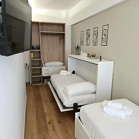 Apartment Clarino - Modern & Bright With Balcony By Hostand